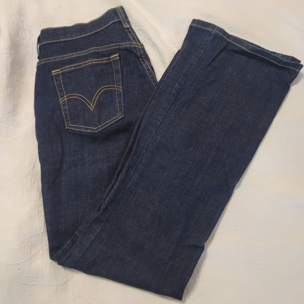 Levi's - Picture 3 of 9